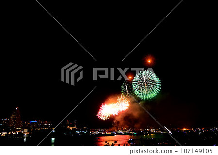 Fireworks Yokohama / Kanagawa Newspaper Firework Display 2014 Yokohama Daigaku Bridge (Yamashita Park) August 5, 2014 Fireworks Yokohama / Kanagawa Newspaper Firework Display 2014 Yokohama Daigaku Bridge (Yamashita Park) August 5, 2014 107149105