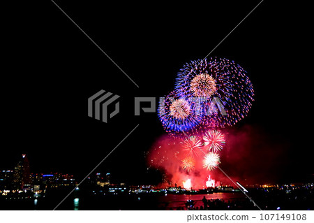 Fireworks Yokohama / Kanagawa Newspaper Firework Display 2014 Yokohama Daigaku Bridge (Yamashita Park) August 5, 2014 Fireworks Yokohama / Kanagawa Newspaper Firework Display 2014 Yokohama Daigaku Bridge (Yamashita Park) August 5, 2014 107149108