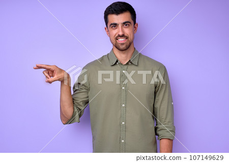 cheerful brunette bearded man demonstrating the letter r cheerful brunette bearded man demonstrating the letter r 107149629