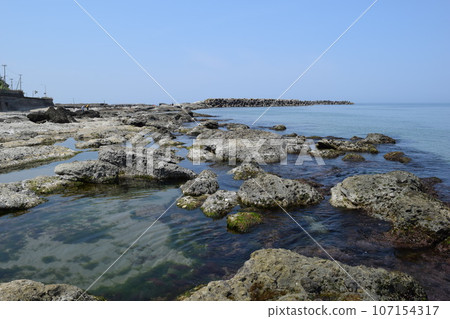 在Yunohama海岸的岩石風景 107154317