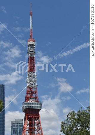 Summer sky and Tokyo Tower Summer sky and Tokyo Tower 107156136