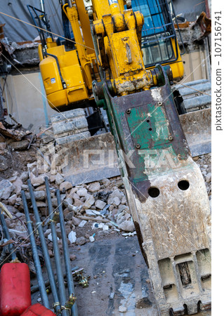 建築拆除工地及重型機械b-1 107156741
