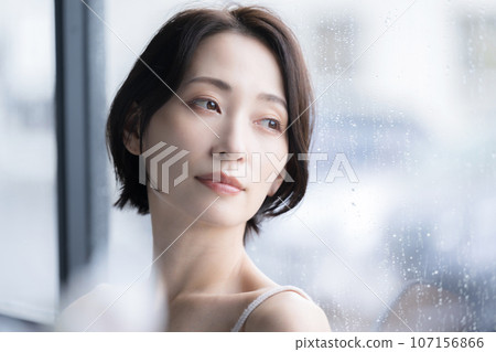女性美麗形象－倦怠表情 107156866