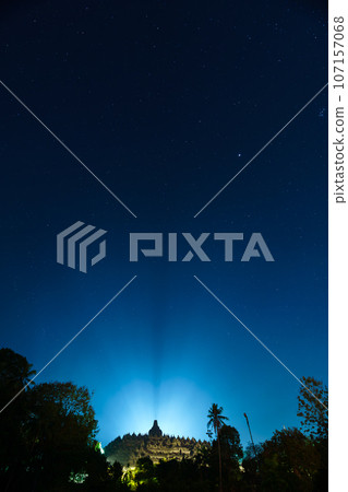婆羅浮屠寺廟和星空（印尼爪哇） 107157068