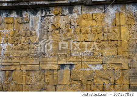 Relief on the wall of Borobudur Temple (Java, Indonesia) 107157088