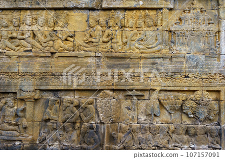婆羅浮屠寺牆上的浮雕（印尼爪哇） 107157091