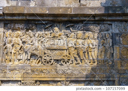 婆羅浮屠寺牆上的浮雕（印尼爪哇） 107157099