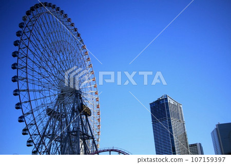 藍天與宇宙世界摩天輪 藍天與宇宙世界摩天輪 107159397