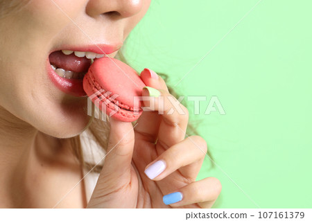 Macaroons Sweet Dessert 107161379