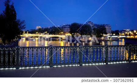 The Bridges in Paris by night amazing view after sunset 107162091