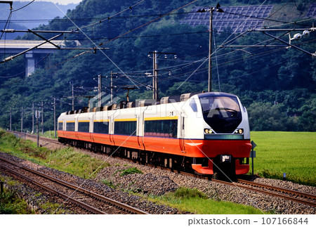 2002 E751 series limited express Super Hatsuki running on the former Tohoku Main Line 2002 E751 series limited express Super Hatsuki running on the former Tohoku Main Line 107166844