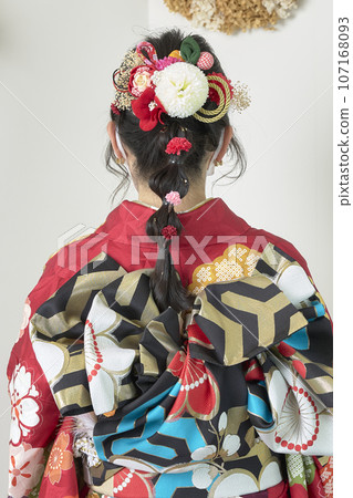 一個女人穿著和服的背面 一個女人穿著和服的背面 107168093