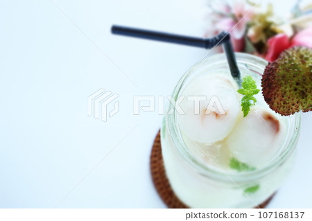 荔枝汁和荔枝 107168137