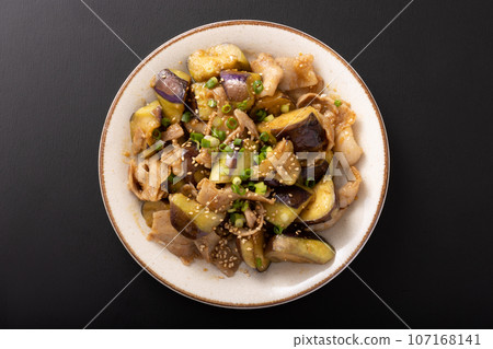 味增茄子炒五花肉 味增茄子炒五花肉 107168141
