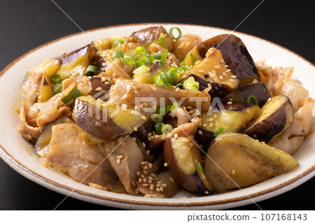 味增茄子炒五花肉 味增茄子炒五花肉 107168143