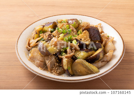 味增茄子炒五花肉 107168145
