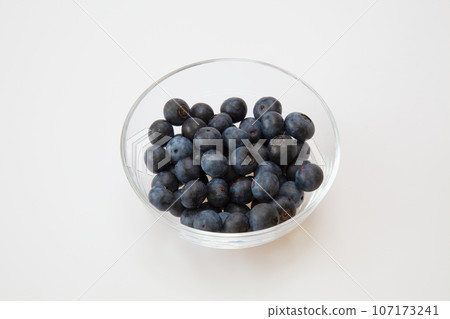 Fresh blueberries!! Sweet and delicious domestic blueberries Rabbiteye fruit Fresh blueberries!! Sweet and delicious domestic blueberries Rabbiteye fruit 107173241