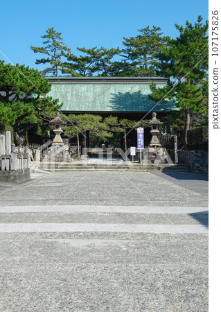 四國聖地第80號贊岐國分寺二王門（香川縣高松市） 107175826