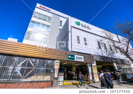 日本九月的東京城市景觀。巢鴨站景觀 日本九月的東京城市景觀。巢鴨站景觀 107177430