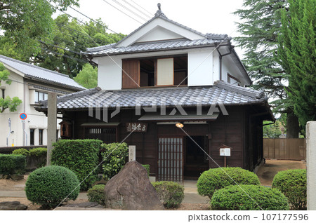 Exterior view of Donzoro (former residence of Hiryanagi Enseki) 107177596