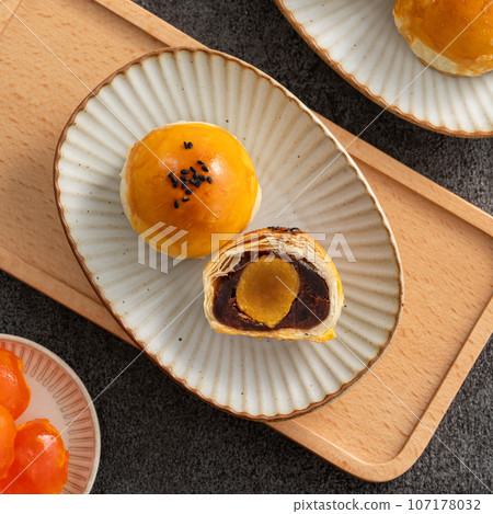 中秋節 月餅 蛋黃酥 中秋 Mid-Autumn Festival Moon cake げっぺい 中秋節 月餅 蛋黃酥 中秋 Mid-Autumn Festival Moon cake げっぺい 107178032