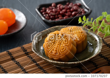 Mid-Autumn Festival Moon cake Geppei 107178207