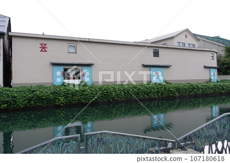 Otaru Canal in the early morning Shibusawa 2nd Warehouse Otaru Canal in the early morning Shibusawa 2nd Warehouse 107180618