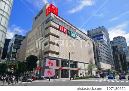 銀座西二丁目十字路口Marronnier街 107180651