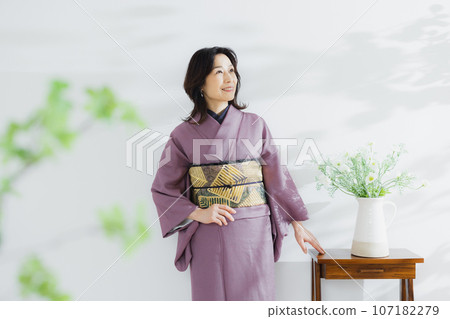 中年女性素色休閒和服 107182279