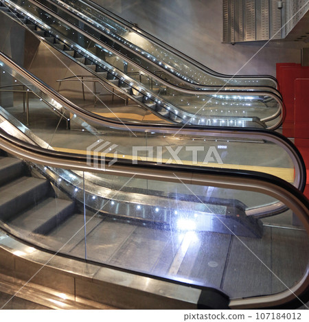 Underground Escalators Metro 107184012