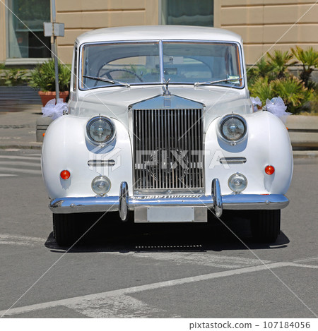 White Wedding Car 107184056