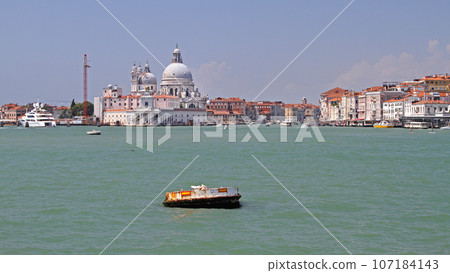 Venice Lagoon Panorama 107184143