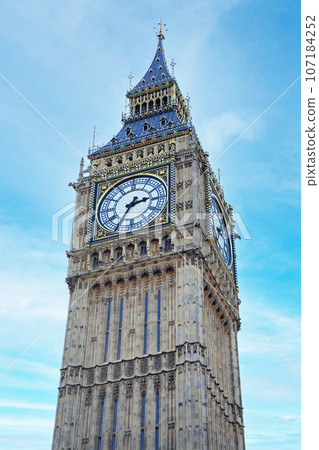 Big Ben Tower London 107184252