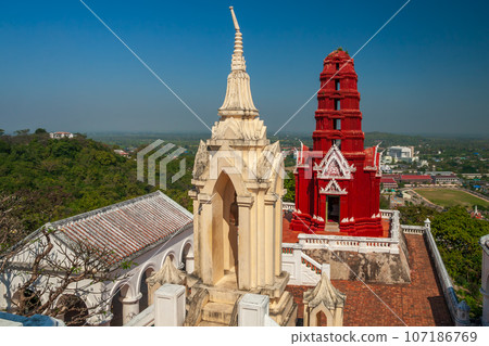 Red Pagoda Chedi Daeng In Phetchaburi Red Pagoda Chedi Daeng In Phetchaburi 107186769