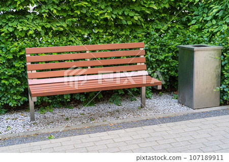 New Modern Bench in Park, Outdoor City Architecture, Wooden Benches, Outdoor Chair, Urban Public Furniture 107189911
