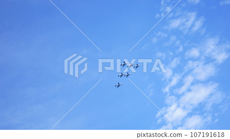 形成藍色衝動的飛行 形成藍色衝動的飛行 107191618