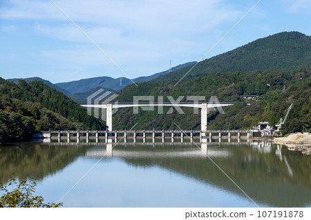 惠那峽谷的 Oi Dam 107191878