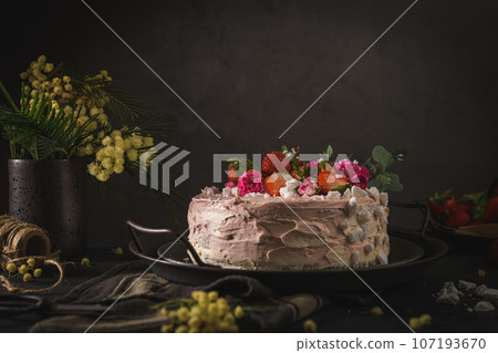 Strawberry cake 107193670