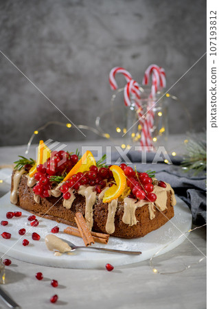 Christmas home made cinnamon cake Christmas home made cinnamon cake 107193812