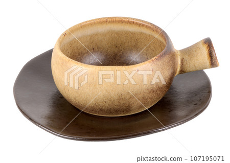 Rustic clay pot 107195071