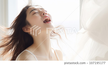 向天空歌唱的女人的側影 向天空歌唱的女人的側影 107195177