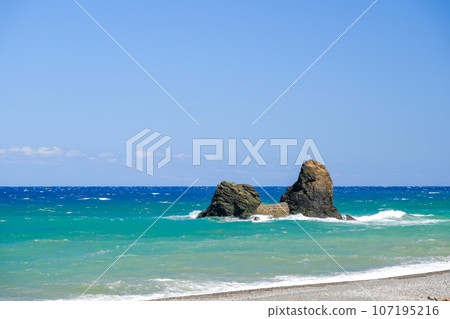 Throw rock 107195216