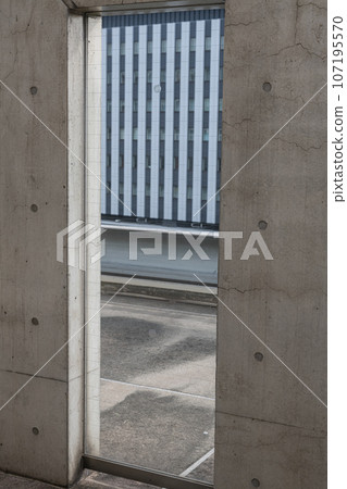 裸露的牆壁和建築物 107195570
