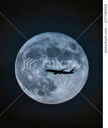 Photographed from Haneda Airport Terminal 3 107196069