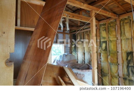 House under demolition construction House under demolition construction 107196400