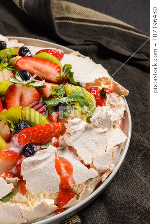 Pavlova cake Pavlova cake 107196430