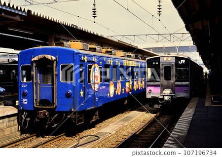 2002 Rapid Kaikyo 51 series passenger car and 701 series local train 107196734