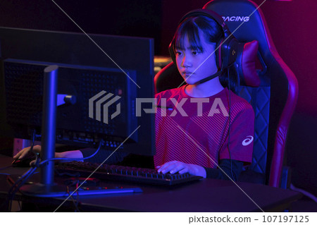 電競比賽個人對戰形象 107197125