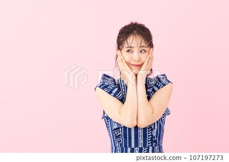 年輕女性的美麗 107197273