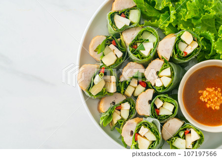Vietnamese meatball wrap or Vietnamese salad roll or Namnueng or Nem Nuong 107197566